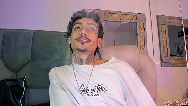 Mr Strike online show from December 14, 2025, 6:56 pm