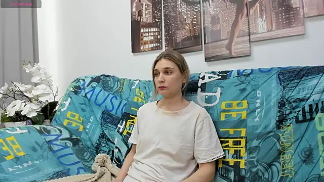 Snapshot of Tenderly_Sophie chatting on April 24, 2026, 1:19 am Tenderly Sophie online show from April 24, 2026, 1:19 am