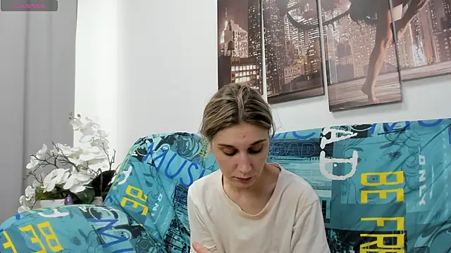 Snapshot of Tenderly_Sophie chatting on April 24, 2026, 1:24 pm Tenderly Sophie online show from April 24, 2026, 1:24 pm