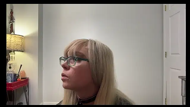 daddysprincess731 online show from November 5, 2025, 4:56 am