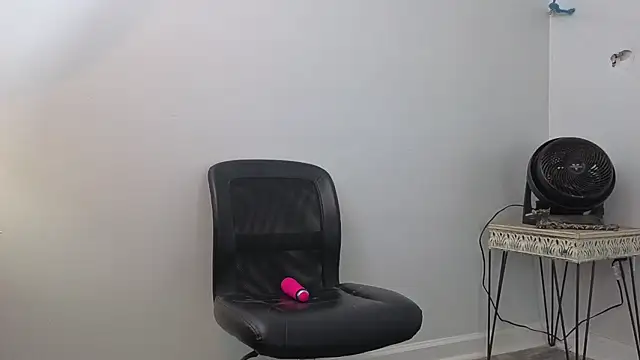 daddysprincess731 online show from February 10, 2026, 3:43 am