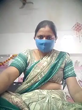 Snapshot of QRESABABY chatting on November 3, 2025, 10:27 am QRESABABY online show from November 3, 2025, 10:27 am