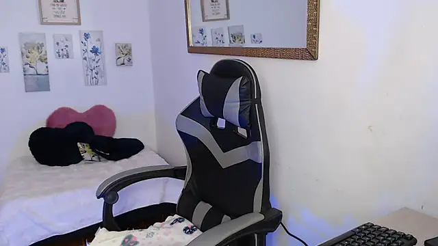 jenny  666 online show from February 6, 2026, 6:33 pm