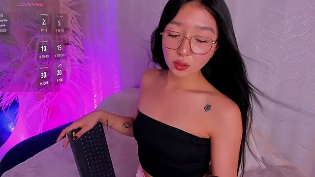 sydney miller  online show from June 14, 2026, 12:08 am
