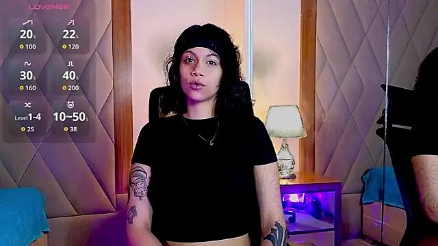 Athenea sky  online show from November 7, 2025, 2:17 pm