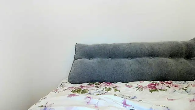 Blueskynicci online show from November 27, 2025, 5:26 pm