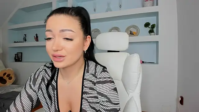 Snapshot of juliexxx chatting on February 24, 2026, 6:17 pm juliexxx online show from February 24, 2026, 6:17 pm