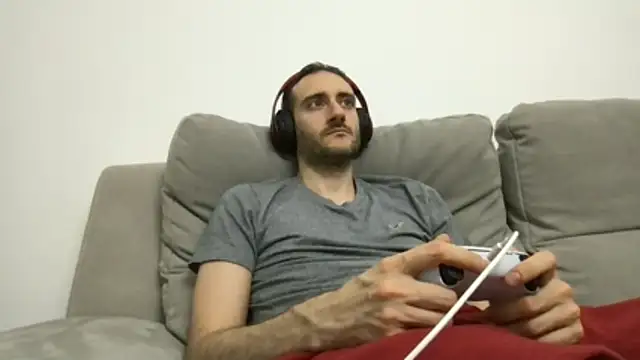 Snapshot of LukaShyGuy chatting on May 22, 2026, 10:15 pm LukaShyGuy online show from May 22, 2026, 10:15 pm
