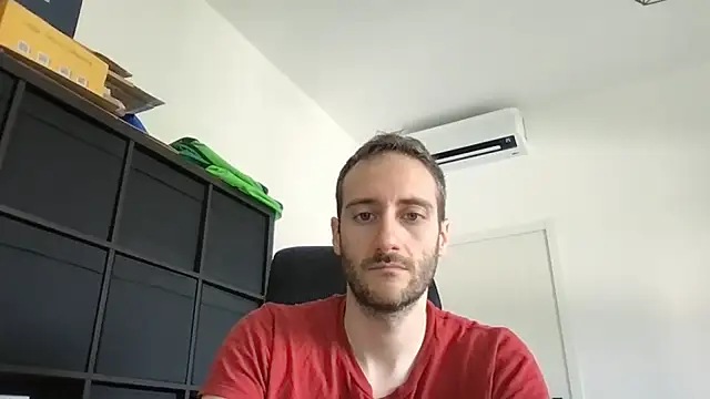 Snapshot of LukaShyGuy chatting on May 30, 2026, 8:22 am LukaShyGuy online show from May 30, 2026, 8:22 am