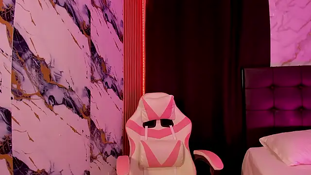 Scarlet DLuce online show from February 28, 2026, 8:59 am