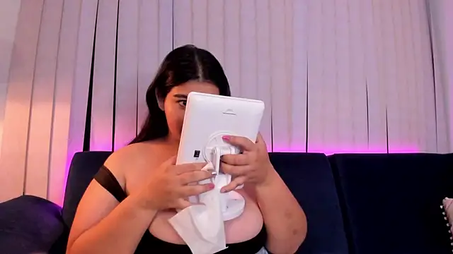 kendra crow online show from December 18, 2025, 10:21 am