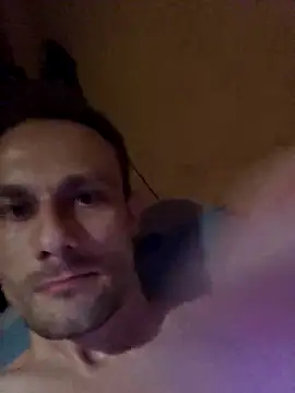 Snapshot of martinhorn chatting on October 21, 2025, 9:48 pm martinhorn online show from October 21, 2025, 9:48 pm