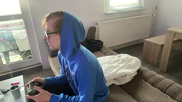 StephPra94 online show from November 8, 2025, 6:24 am