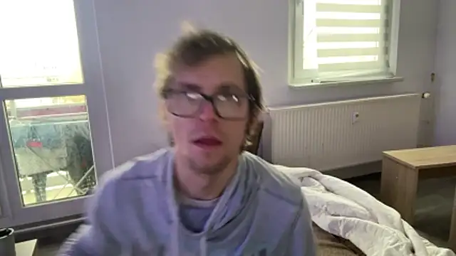 StephPra94 online show from November 11, 2025, 8:03 am