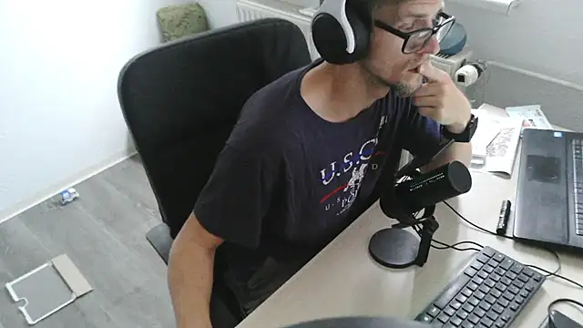 Snapshot of StephPra94 chatting on July 14, 2026, 12:44 pm StephPra94 online show from July 14, 2026, 12:44 pm