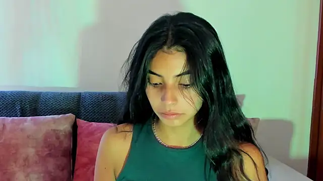 miadaviesx online show from November 22, 2025, 12:48 pm