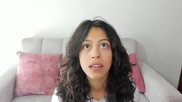 Snapshot of emily_jonessxx chatting on October 29, 2025, 7:04 pm emily jonessxx online show from October 29, 2025, 7:04 pm