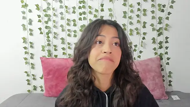 emily jonessxx online show from January 16, 2026, 2:54 pm