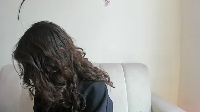 emily jonessxx online show from February 26, 2026, 5:45 pm