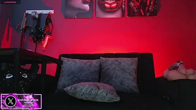 Misterss-Nyxxx online show from March 4, 2026, 1:00 am