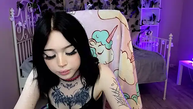 Emma Kirks online show from November 1, 2025, 11:01 am