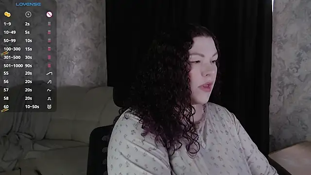 Snapshot of GwenSummers chatting on June 4, 2026, 5:13 am GwenSummers online show from June 4, 2026, 5:13 am
