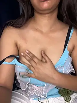 Snapshot of Cute_Marina chatting on March 21, 2026, 5:05 pm Cute Marina online show from March 21, 2026, 5:05 pm