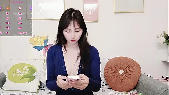 yuyan3929 online show from May 9, 2026, 12:21 pm