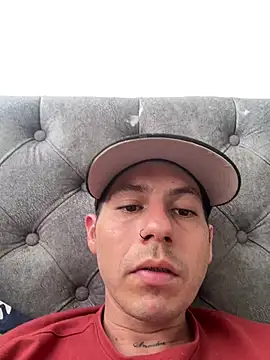 Snapshot of Yeison_8012 chatting on July 10, 2026, 8:00 pm Yeison 8012 online show from July 10, 2026, 8:00 pm