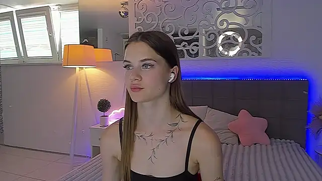 LuisaClover online show from July 30, 2026, 12:15 pm