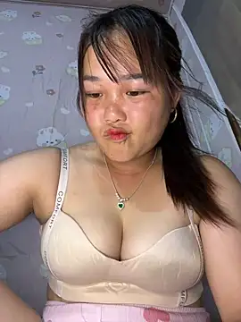 Snapshot of love_pusy09 chatting on June 24, 2026, 5:06 am love pusy09 online show from June 24, 2026, 5:06 am