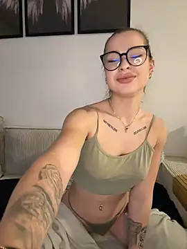 AlyssaSchwarz online show from February 4, 2026, 11:38 am