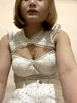 Snapshot of Emma_sexy98 chatting on October 31, 2025, 11:33 am Emma sexy98 online show from October 31, 2025, 11:33 am