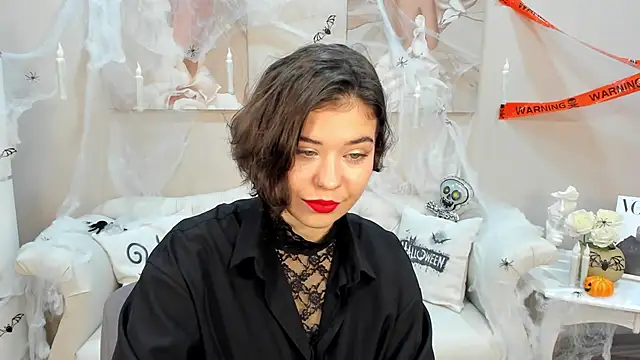 Snapshot of CamillaRush chatting on October 28, 2025, 9:02 am CamillaRush online show from October 28, 2025, 9:02 am