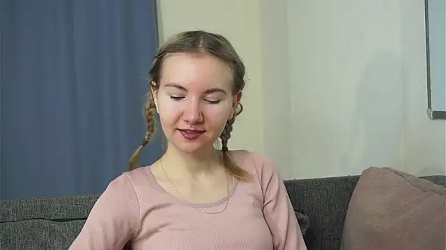 CathyHeximer online show from December 23, 2025, 7:39 am