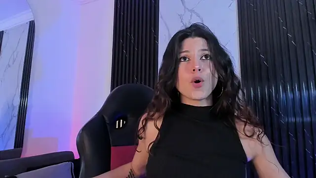 LolaMustaine  online show from November 7, 2025, 9:37 pm