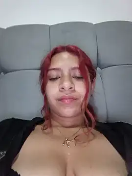 Lunatemptress4 online show from December 15, 2025, 10:58 pm