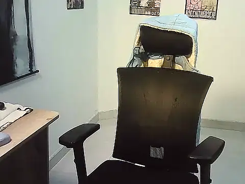 Gigi Scott  online show from December 2, 2025, 1:44 am