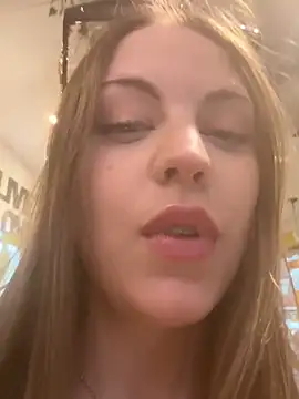 elliepixie online show from June 21, 2026, 12:24 am