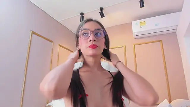 NahimiThompson online show from February 10, 2026, 7:51 pm