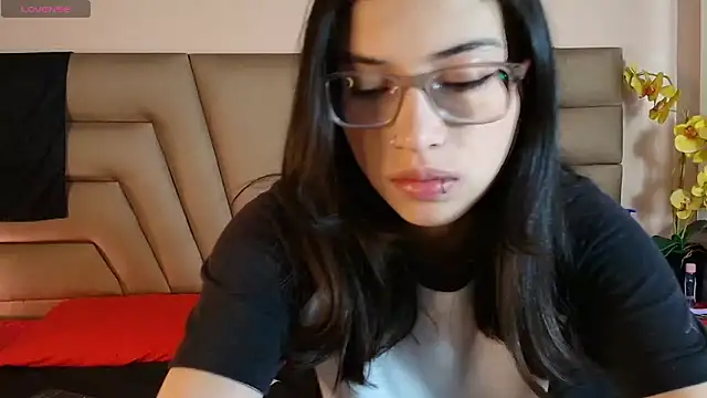 Crimsonsecretts online show from January 15, 2026, 12:21 pm