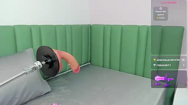 eimy mason online show from November 29, 2025, 8:12 pm