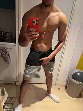 Snapshot of bigDickParis92 chatting on April 4, 2026, 3:38 am bigDickParis92 online show from April 4, 2026, 3:38 am