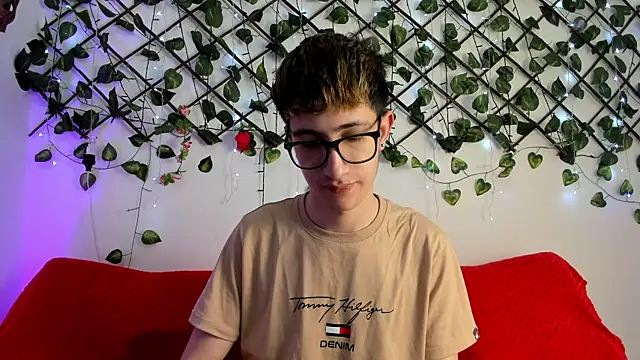 Snapshot of Erick_Taylor3 chatting on October 23, 2025, 5:23 pm Erick Taylor3 online show from October 23, 2025, 5:23 pm