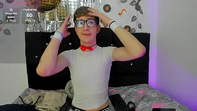 Erick Taylor3 online show from October 27, 2025, 5:39 pm