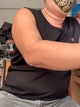 Snapshot of LUOKEKE chatting on October 27, 2025, 5:33 am LUOKEKE online show from October 27, 2025, 5:33 am