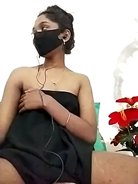 Snapshot of Tushi-10 chatting on December 19, 2025, 10:33 am Tushi-10 online show from December 19, 2025, 10:33 am