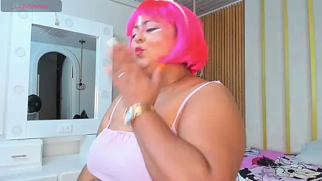 Snapshot of Hanna_curvy_ chatting on October 25, 2025, 11:29 am Hanna curvy  online show from October 25, 2025, 11:29 am
