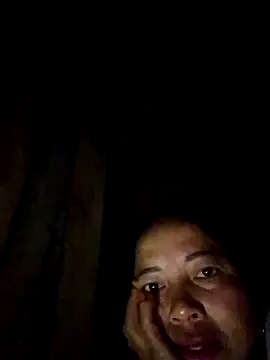 TRIEUTRIEU20 online show from November 12, 2025, 9:58 pm