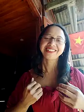 TRIEUTRIEU20 online show from November 26, 2025, 3:51 am